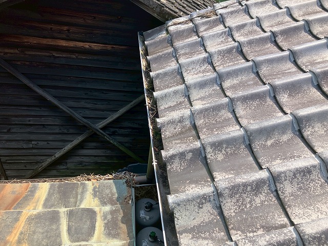 いぶし瓦の屋根